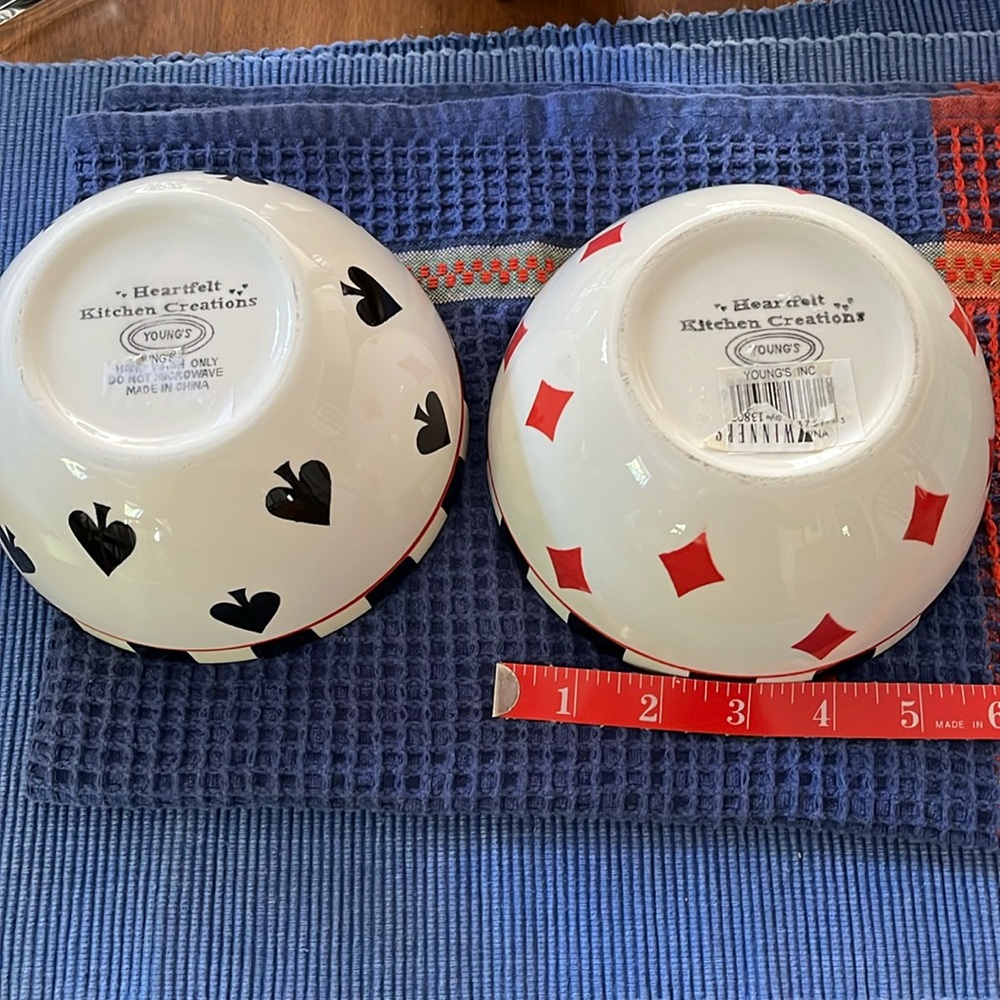 NWOT 2 bowls game day treats